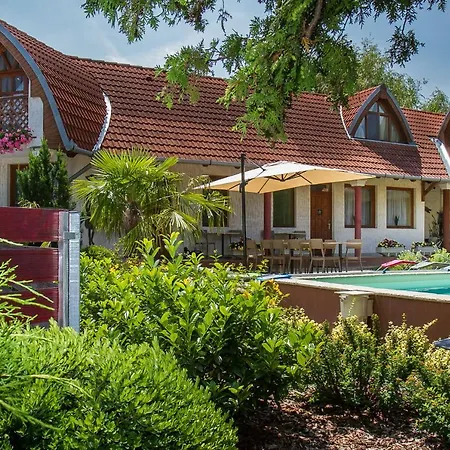 Couette-café Familia 304 Balatonkeresztúr